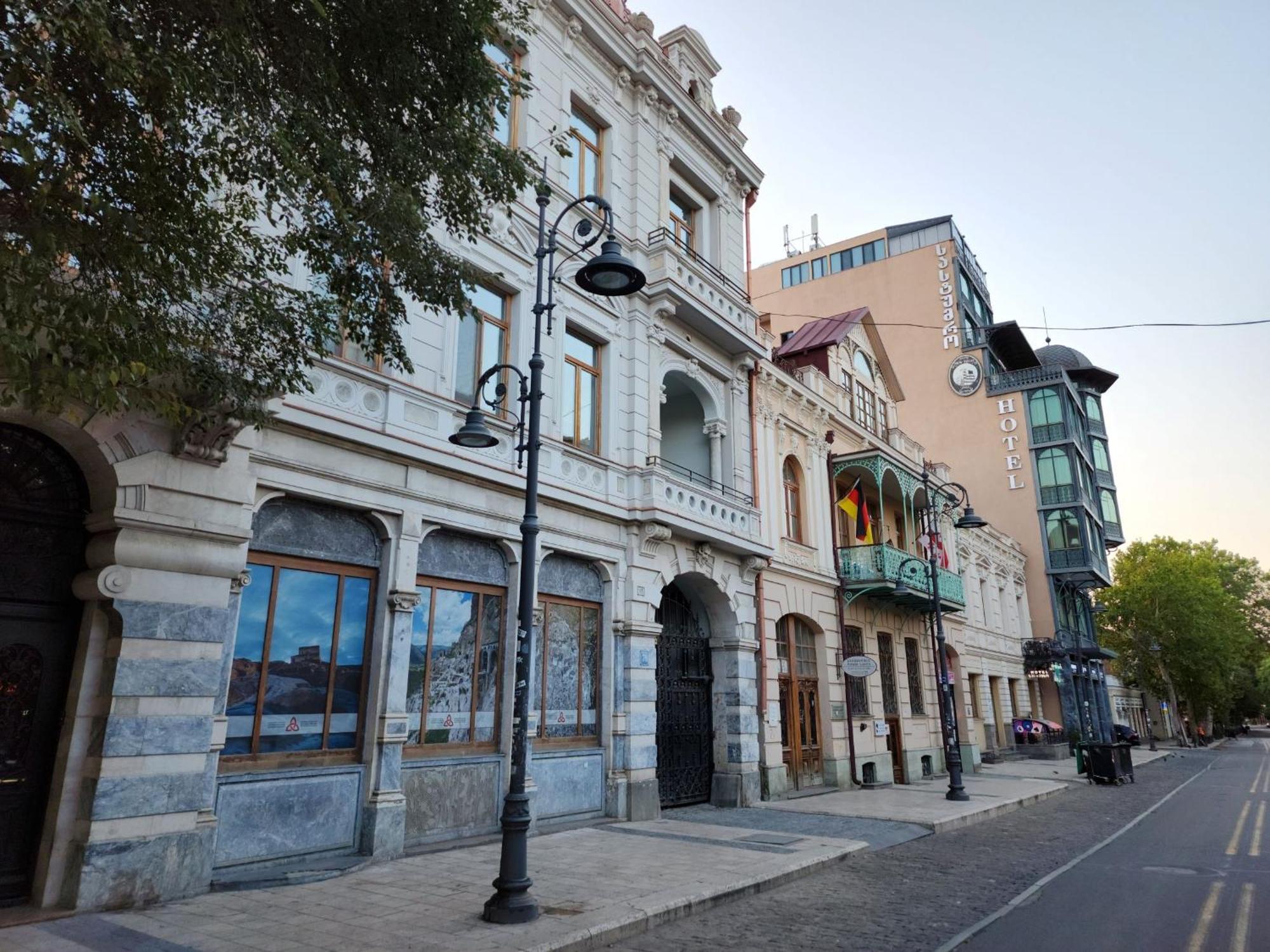 Gallary Hostel Tbilisi Exterior foto